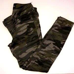 Express camo ankle leggings